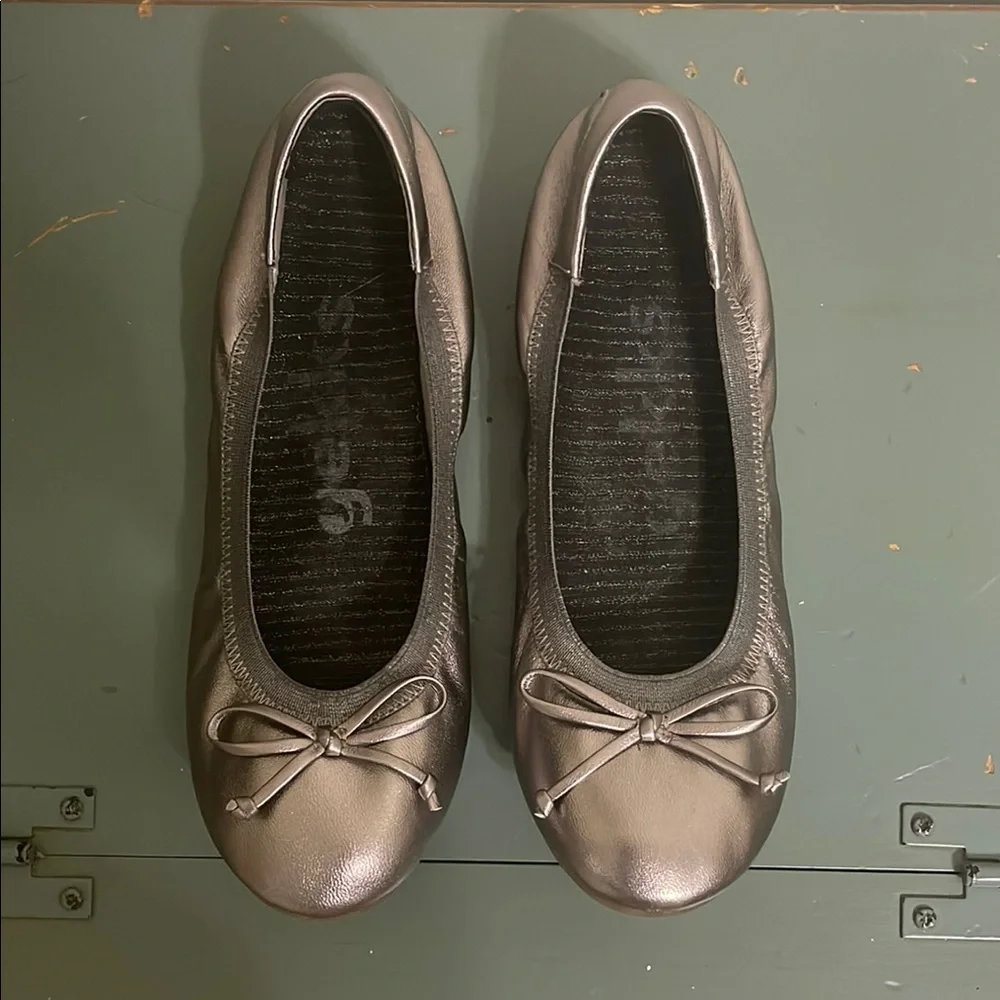 VIONIC Matira Womens Silver Pewter Leather Bow Ballet Flats - Picture 1 of 10